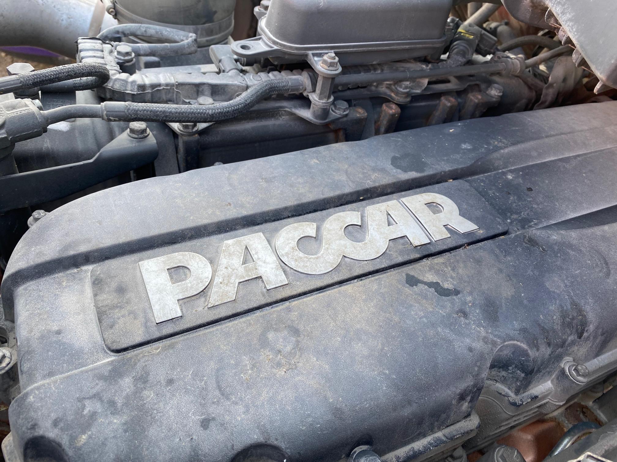 2020 PETERBILT 579 - Image 26